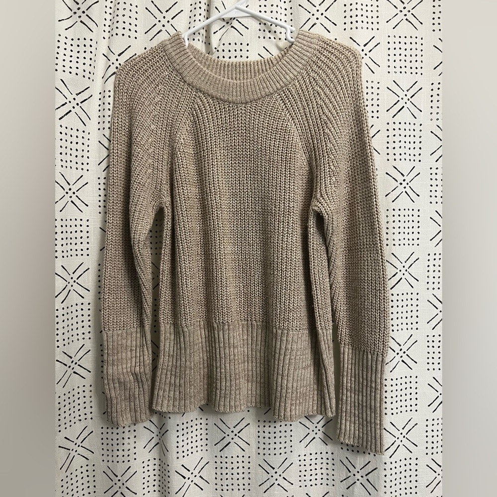 Universal thread sweater